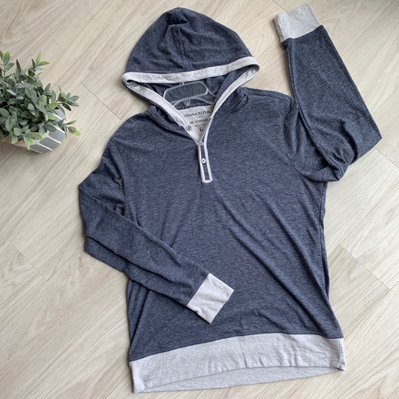 Banana Republic Other - Banana Republic hooded long sleeve men’s T-shirt